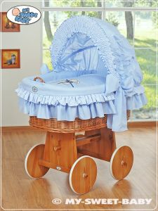 Moses Basket/Wicker crib with hood- Teddy Bear with Bow blue