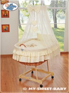 Moses Basket/Wicker drape crib- Bear with bow cream