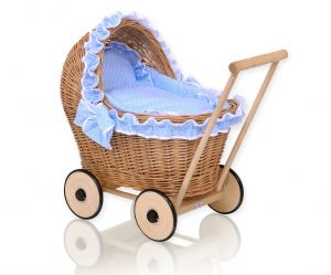 Wiklinowy wózek dla lalek pchacz z błękitną pościelką i miękką wyściółką- naturalny
