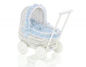 Wiklinowy wózek dla lalek pchacz biały z pościelką niebieską