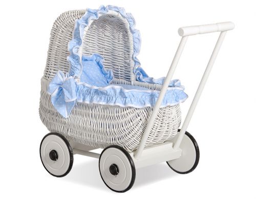 Wiklinowy wózek dla lalek pchacz biały z pościelką błękitną